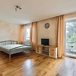 West * Stadtbergen